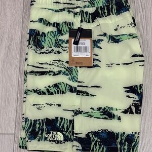 NEW ~ THE North Face Wander Shorts ~ MSRP $50 FlashDry ~ Lime Cream Men's  SMALL